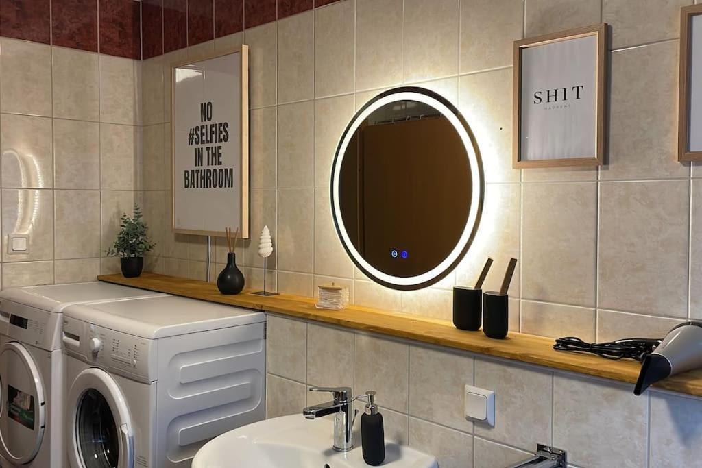 Cozy Wilkipartment Bis 4 Pers - Hund - Netflix - Wlan - Wintergarten - Coffeebar - Popcorn Verl Dış mekan fotoğraf
